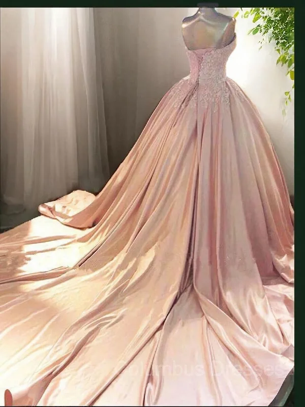 Ball Gown Sweetheart Court Train Satin Evening Dresses With Appliques Lace